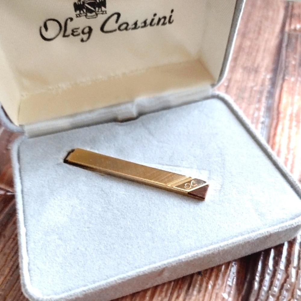 Vintage Oleg Cassini Tie Bar Clip In Box Gold Tone w/ Stone Inlay Men's Suiting